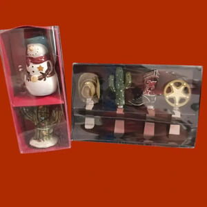 San Ncholas  Happy trails holiday Salt & Pepper Shakers and cheese spreaders